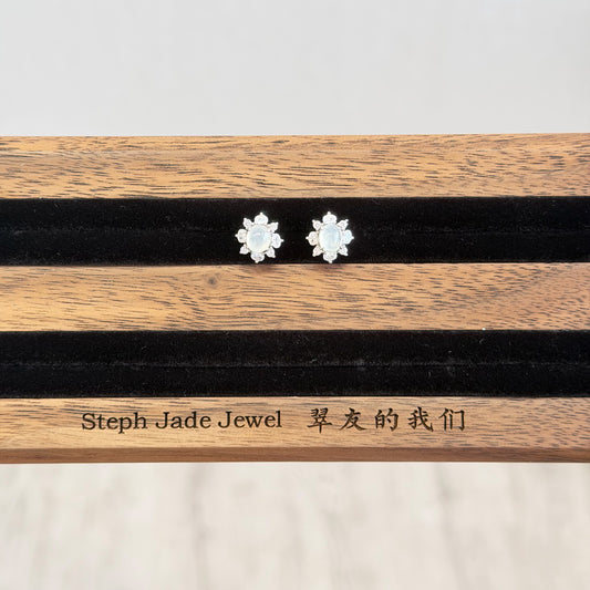White Jadeite Ear stud
